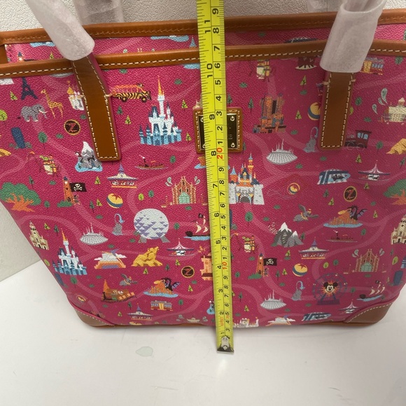 Disney Parks Dooney & Bourke Attractions Park Life Pink Tote Bag Purse Pink New - Picture 6 of 11